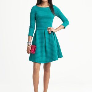 USED BANANA REPUBLIC Women's Blue Striped Fit and Flare DRESS SIZE 0